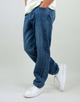 Stylish Jeans Jack&Jones Eddie Baggy model wearing size 31 in loose fit, showcasing 100% cotton fabric.