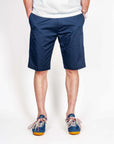 Bermuda cotone Officina 36 Leni Uomo in blu, modello taglia 48, indossato da un uomo di 183 cm.