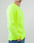 Maglia Girocollo Trecce Art. JACOB indossata da un uomo in un maglione neon, taglia L, 183 cm per 75 kg.