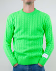 Maglia Girocollo Trecce Art. JACOB in verde fluo, modello indossa taglia L, 183 cm e 75 Kg.