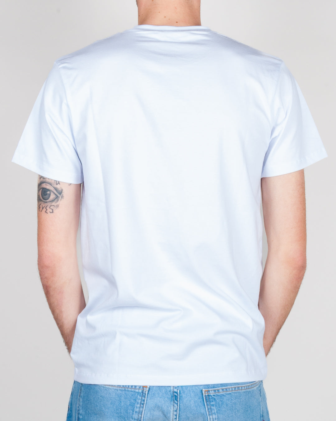 T-shirt taschino V2 Art in light blue, back view, showcasing comfortable fit and simple design.