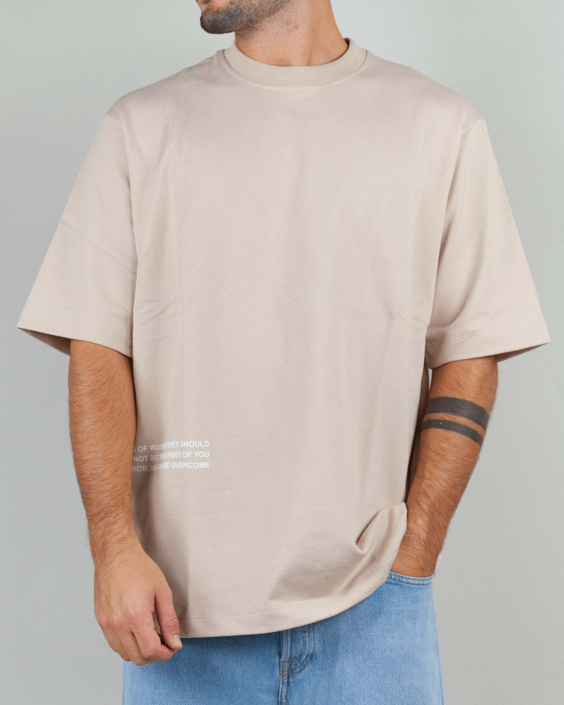 T-shirt in felpa Berna in soft beige color, featuring a round neck and short sleeves, perfect for casual wear.