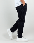 Pantalaccio Berna Uomo Art. BRN M 252112 worn with a casual white t-shirt and stylish white sneakers.
