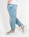 Jeans carrot fit I'm Brian Art. ALEXL5