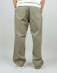 Back view of Pantalone Twill Amish Nogend Art in light grey, made from 100% cotton, worn by a model wearing size M.
