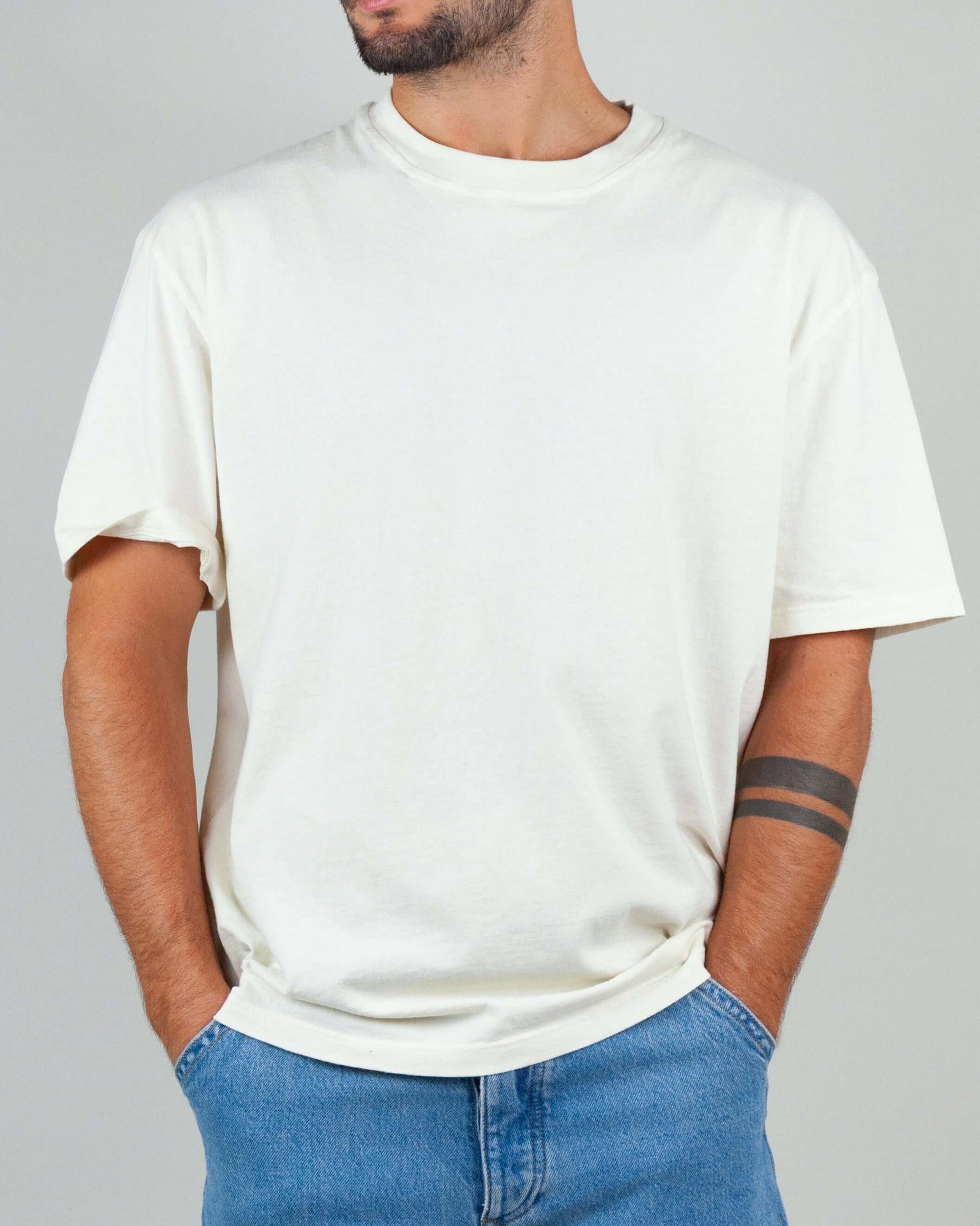 T-shirt Micro logo Amish Art. AMU146CN21XXXX