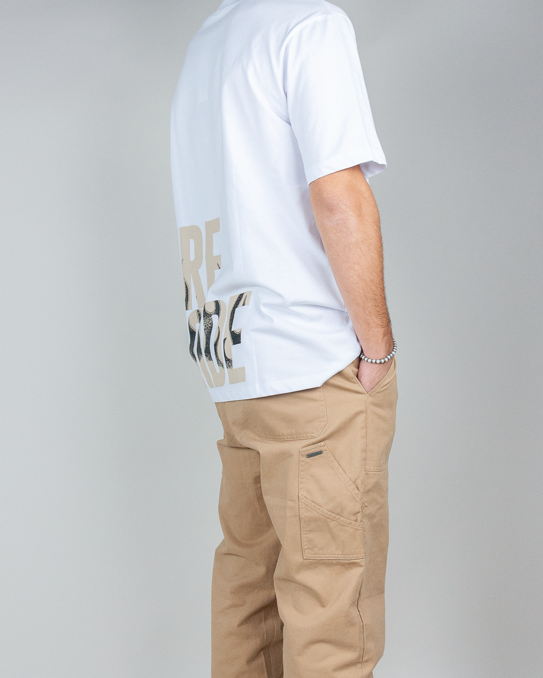 T-shirt fantasia con pantalone worker beige - 1921 Store