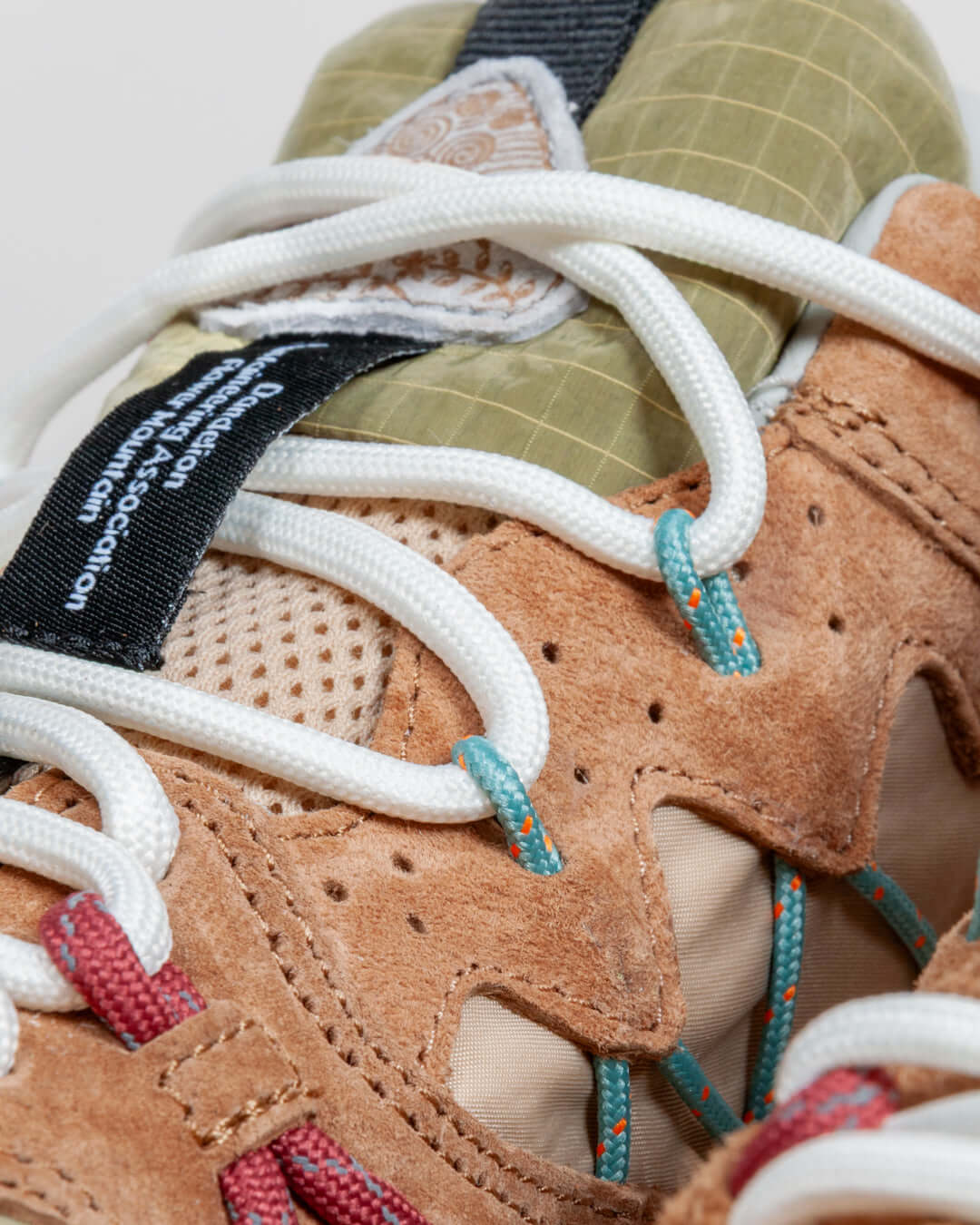 Sneakers Flower Mountain Art. YAMABUSHI - Sneakers in suede e tessuto tecnico Uomo Biscotto-Beige