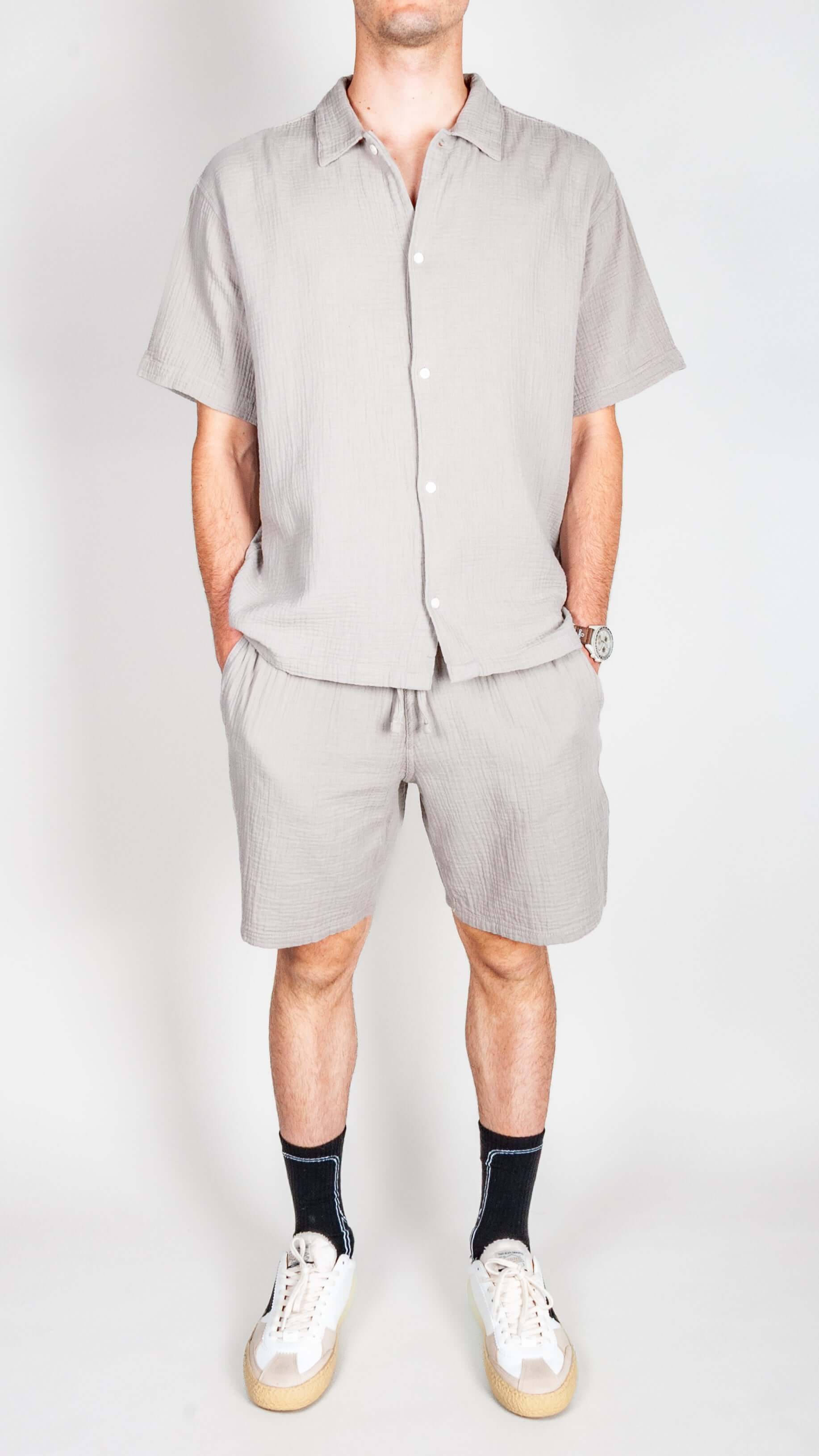 Completo goffrato Jack&amp;Jones featuring a short-sleeve shirt and shorts in a light, textured style.