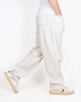 Jeans Jack&Jones Alex Baggy Art. 12295747 worn by a model in light-colored jeans and sneakers, showcasing a casual style.