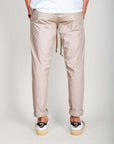 Pantalaccio 100% Cotone Leggerissimo 1921 Store Uomo Art. TENERIFE, retro view of stylish men's trousers in beige.