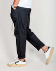 Pantalaccio 100% Cotone Leggerissimo 1921 Store Uomo Art. TENERIFE worn with casual sneakers and a stylish watch.