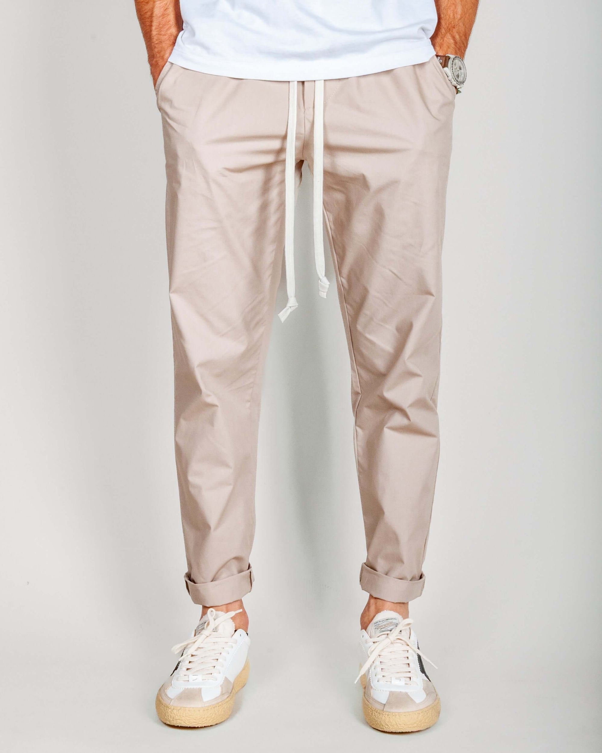 Pantalaccio 100% Cotone Leggerissimo 1921 Store Uomo Art. TENERIFE worn by a model showcasing casual style.