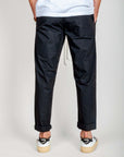 Pantalaccio 100% Cotone Leggerissimo 1921 Store Uomo Art. TENERIFE, vista posteriore con pantaloni neri.