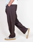 Pantalone con pince fondo ampio in misto lino I’m Brian Art, modello taglia 48, pantalone misto lino ampio.