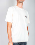 T-shirt arte cowgirl Amish indossata da un modello con sfondo grigio, stile semplice e moderno.